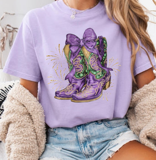 Mardi Boots tee/sweatshirt