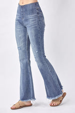 Load image into Gallery viewer, “Market Find Day” Pull On Jeans
