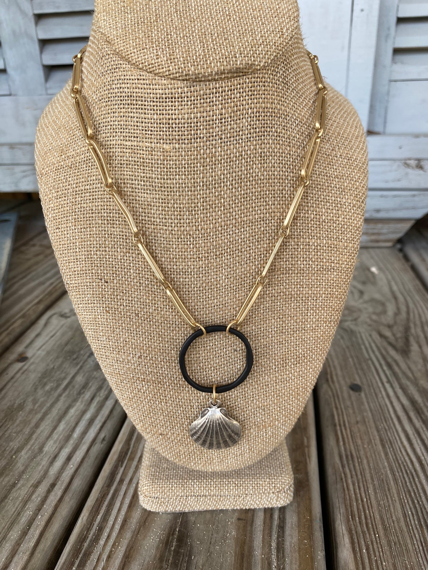 “Shell of a Day!” Necklace